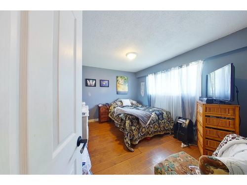 1213 10Th Avenue S, Cranbrook, BC - Indoor Photo Showing Bedroom