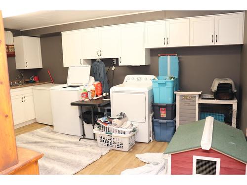 1213 10Th Avenue S, Cranbrook, BC - Indoor Photo Showing Laundry Room