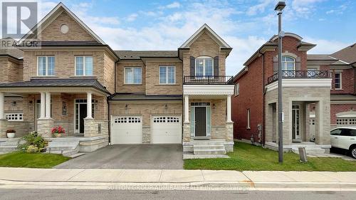 11 Thornapple Lane, Richmond Hill, ON - Outdoor With Facade