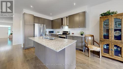 11 Thornapple Lane, Richmond Hill (Oak Ridges Lake Wilcox), ON - Indoor Photo Showing Kitchen With Stainless Steel Kitchen With Double Sink