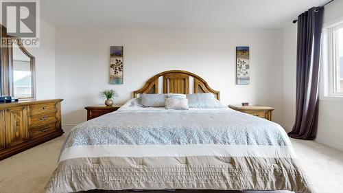 11 Thornapple Lane, Richmond Hill, ON - Indoor Photo Showing Bedroom