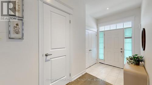 11 Thornapple Lane, Richmond Hill, ON - Indoor Photo Showing Other Room