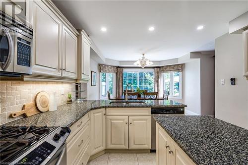 2169 Mystic Court, Burlington, ON - Indoor Photo Showing Kitchen With Upgraded Kitchen