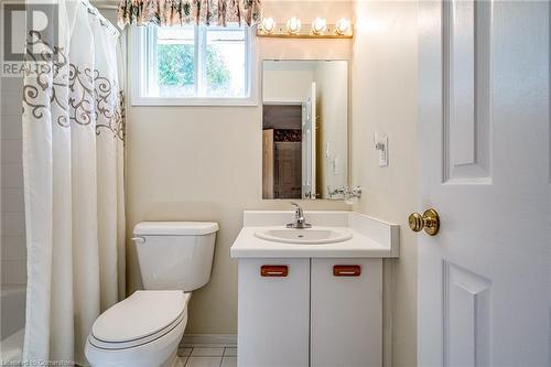 2169 Mystic Court, Burlington, ON - Indoor Photo Showing Bathroom