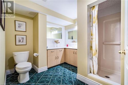 2169 Mystic Court, Burlington, ON - Indoor Photo Showing Bathroom