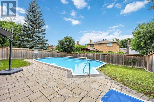 265 London Road, Newmarket (Bristol-London), ON - Outdoor With In Ground Pool With Backyard