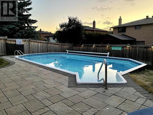 265 London Road, Newmarket (Bristol-London), ON - Outdoor With Backyard