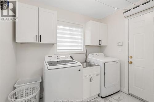 181 Diane Crescent, Lakeshore, ON - Indoor Photo Showing Laundry Room