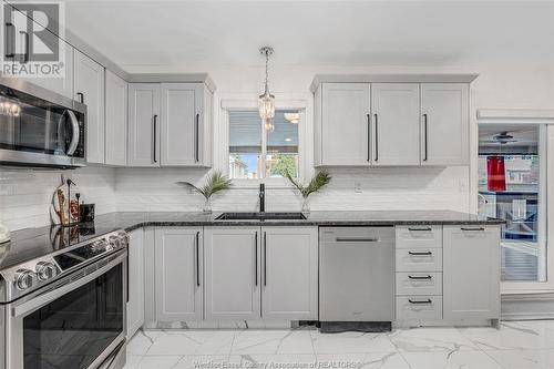 181 Diane Crescent, Lakeshore, ON - Indoor Photo Showing Kitchen