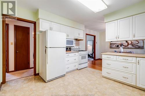 88 Sherman Road, Kingsville, ON - Indoor Photo Showing Kitchen