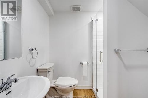 88 Sherman Road, Kingsville, ON - Indoor Photo Showing Bathroom