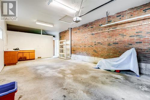 88 Sherman Road, Kingsville, ON - Indoor Photo Showing Garage