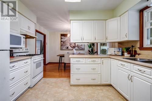 88 Sherman Road, Kingsville, ON - Indoor Photo Showing Kitchen