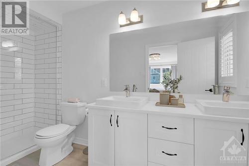 425 Riverboat Heights, Ottawa, ON - Indoor Photo Showing Bathroom