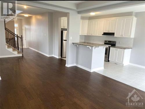 547 Catleaf Row, Ottawa, ON - Indoor Photo Showing Kitchen