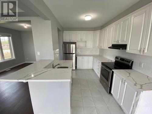 547 Catleaf Row, Ottawa, ON - Indoor Photo Showing Kitchen With Stainless Steel Kitchen