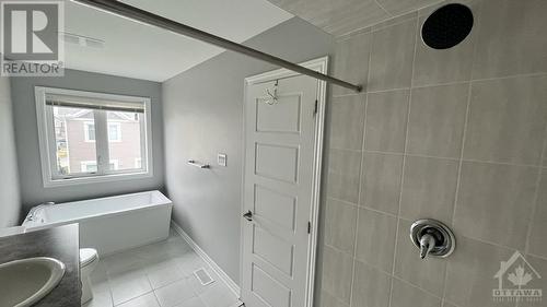 547 Catleaf Row, Ottawa, ON - Indoor Photo Showing Bathroom