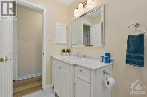 378 Briston Private, Ottawa, ON - Indoor Photo Showing Bathroom