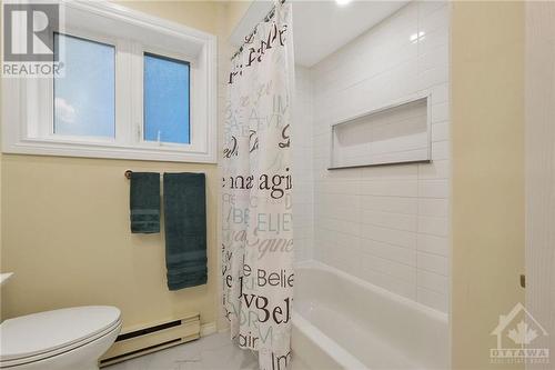 378 Briston Private, Ottawa, ON - Indoor Photo Showing Bathroom