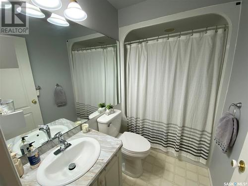 306 57 Russell Drive, Yorkton, SK - Indoor Photo Showing Bathroom