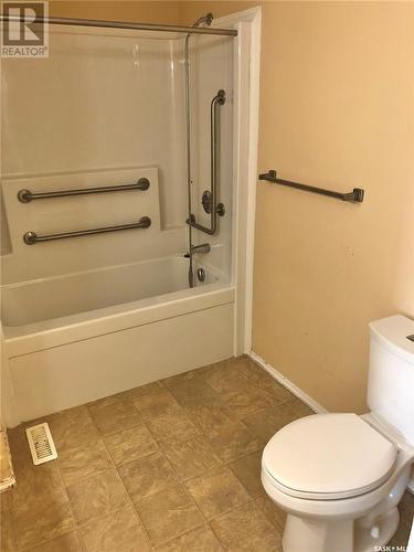 14 2158 Montreal Street, Regina, SK - Indoor Photo Showing Bathroom