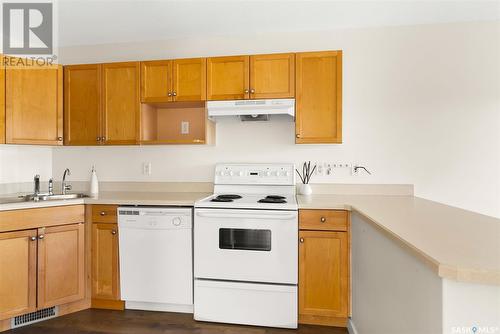 2267 Treetop Lane, Regina, SK - Indoor Photo Showing Kitchen