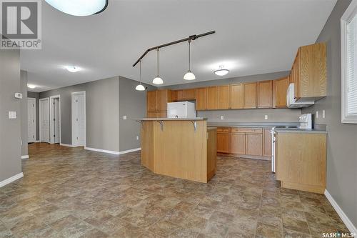 301 6345 Rochdale Boulevard, Regina, SK - Indoor Photo Showing Kitchen