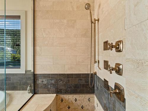 1709 Cheakamus Drive, Kamloops, BC - Indoor Photo Showing Bathroom