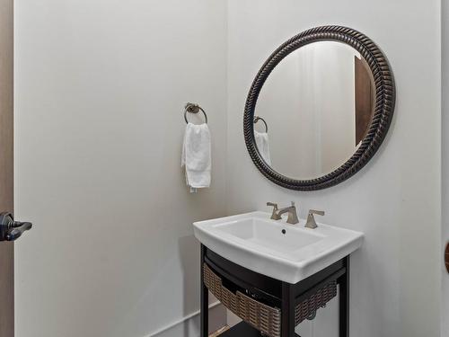 1709 Cheakamus Drive, Kamloops, BC - Indoor Photo Showing Bathroom