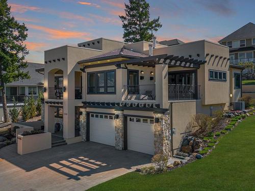 1709 Cheakamus Drive, Kamloops, BC - Outdoor With Facade