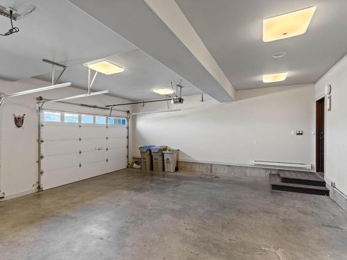 1709 Cheakamus Drive, Kamloops, BC - Indoor Photo Showing Garage