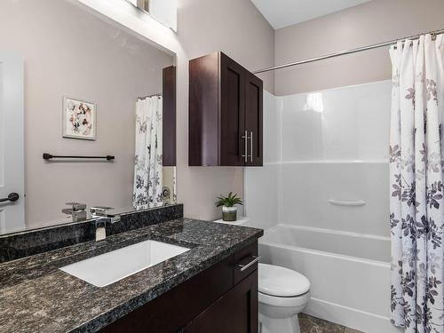 24-950 Ida Lane, Kamloops, BC - Indoor Photo Showing Bathroom