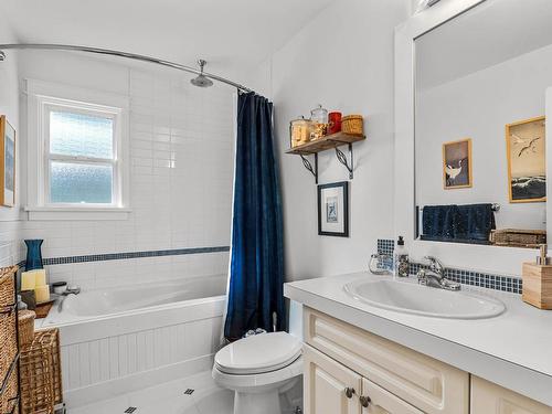 9-810 Anderson Terrace, Kamloops, BC - Indoor Photo Showing Bathroom