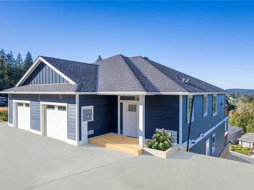 416 Colonia Dr, Ladysmith, BC 