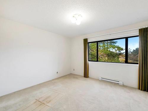 412-1433 Faircliff Lane, Victoria, BC - Indoor Photo Showing Other Room