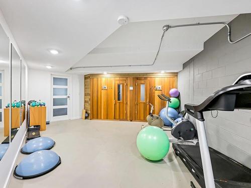 412-1433 Faircliff Lane, Victoria, BC - Indoor Photo Showing Gym Room