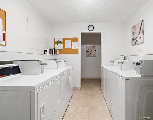 412-1433 Faircliff Lane, Victoria, BC - Indoor Photo Showing Laundry Room