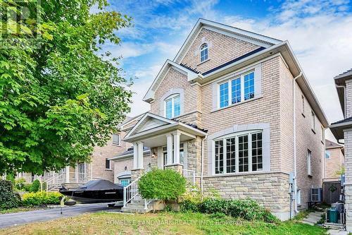 1008 Sherman Brock Circle, Newmarket, ON - Outdoor With Facade