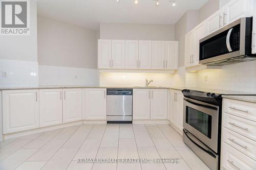 605 - 15 Windermere Avenue, Toronto (High Park-Swansea), ON - Indoor Photo Showing Kitchen With Upgraded Kitchen