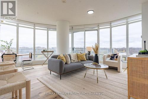 605 - 15 Windermere Avenue, Toronto (High Park-Swansea), ON - Indoor Photo Showing Living Room