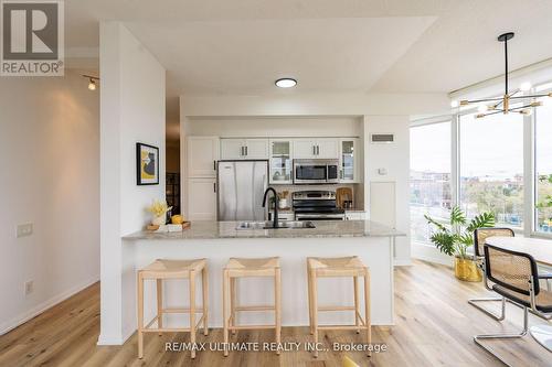 605 - 15 Windermere Avenue, Toronto (High Park-Swansea), ON - Indoor Photo Showing Kitchen