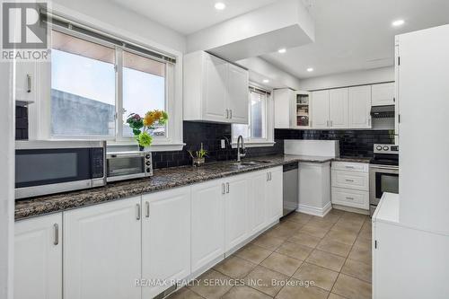 5 Mcclure Avenue, Brampton (Northwood Park), ON - Indoor Photo Showing Kitchen