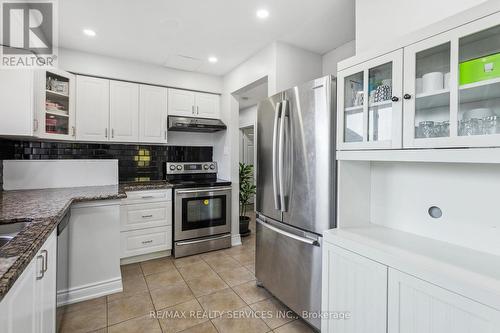 5 Mcclure Avenue, Brampton (Northwood Park), ON - Indoor Photo Showing Kitchen