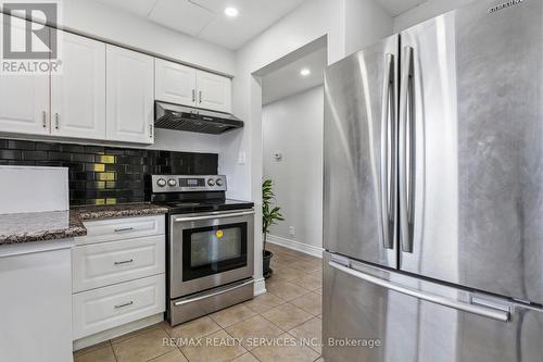 5 Mcclure Avenue, Brampton (Northwood Park), ON - Indoor Photo Showing Kitchen