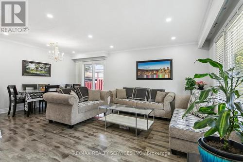 5 Mcclure Avenue, Brampton (Northwood Park), ON - Indoor Photo Showing Living Room