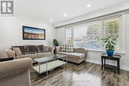 5 Mcclure Avenue, Brampton (Northwood Park), ON - Indoor Photo Showing Living Room