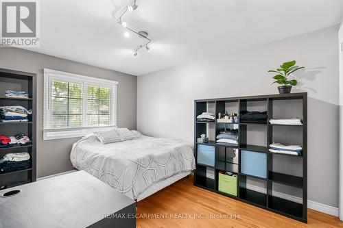 5407 Murray Crescent, Burlington, ON - Indoor Photo Showing Bedroom