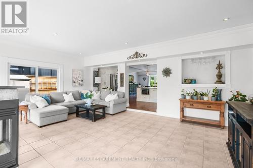 5407 Murray Crescent, Burlington (Appleby), ON - Indoor Photo Showing Living Room