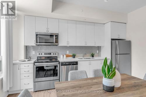 17 - 670 Atwater Avenue, Mississauga, ON - Indoor Photo Showing Kitchen With Stainless Steel Kitchen With Double Sink