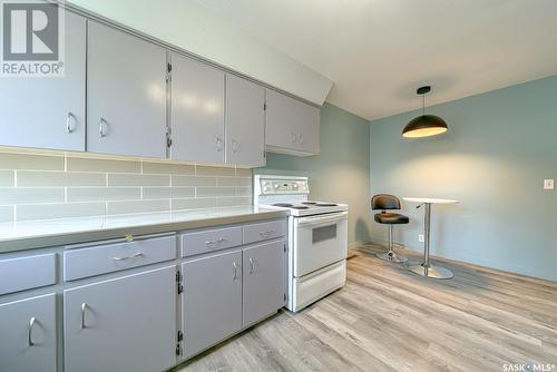 1201 Queen Street, Regina, SK - Indoor Photo Showing Kitchen